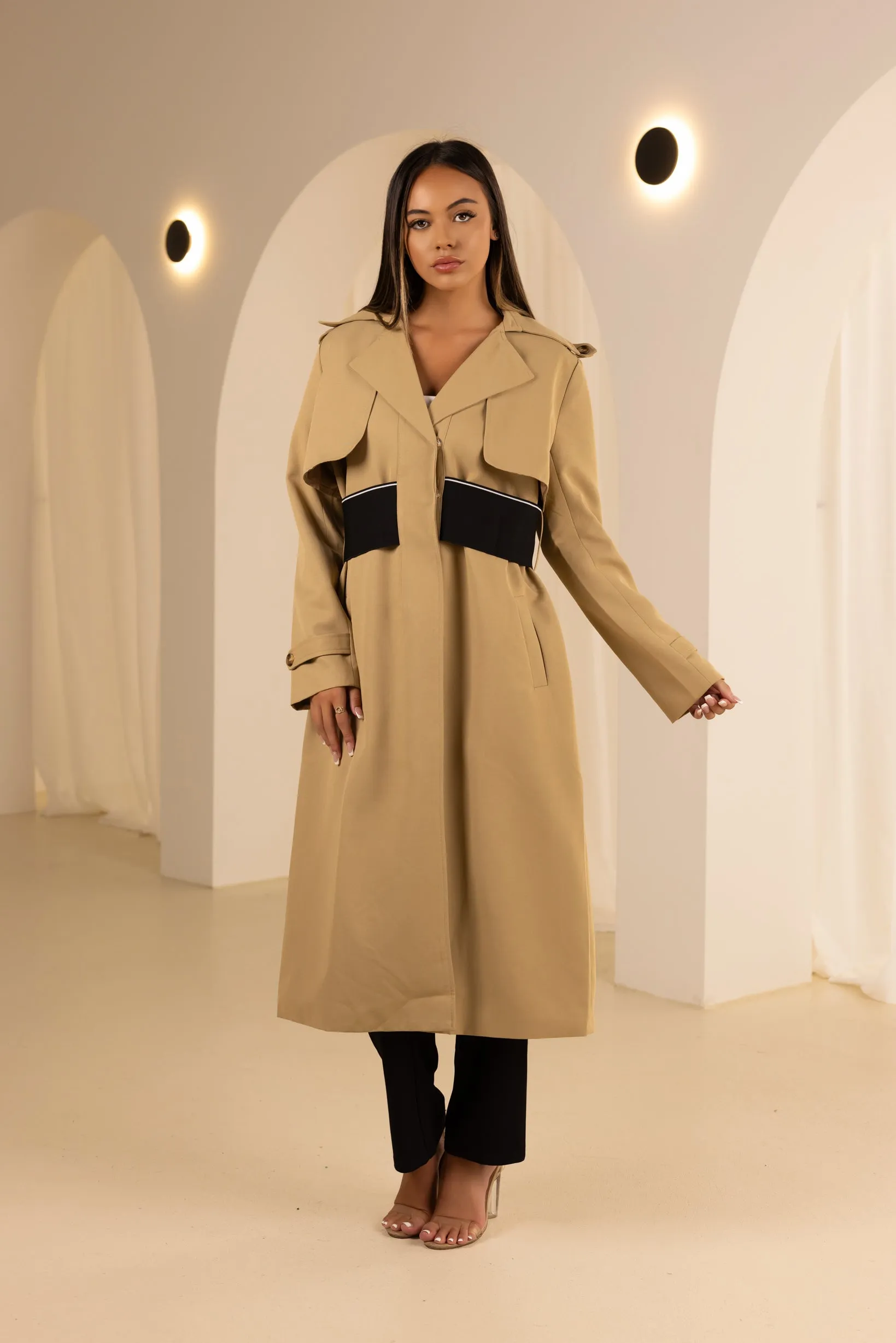 Modelle/Move Detailed Trench Coat