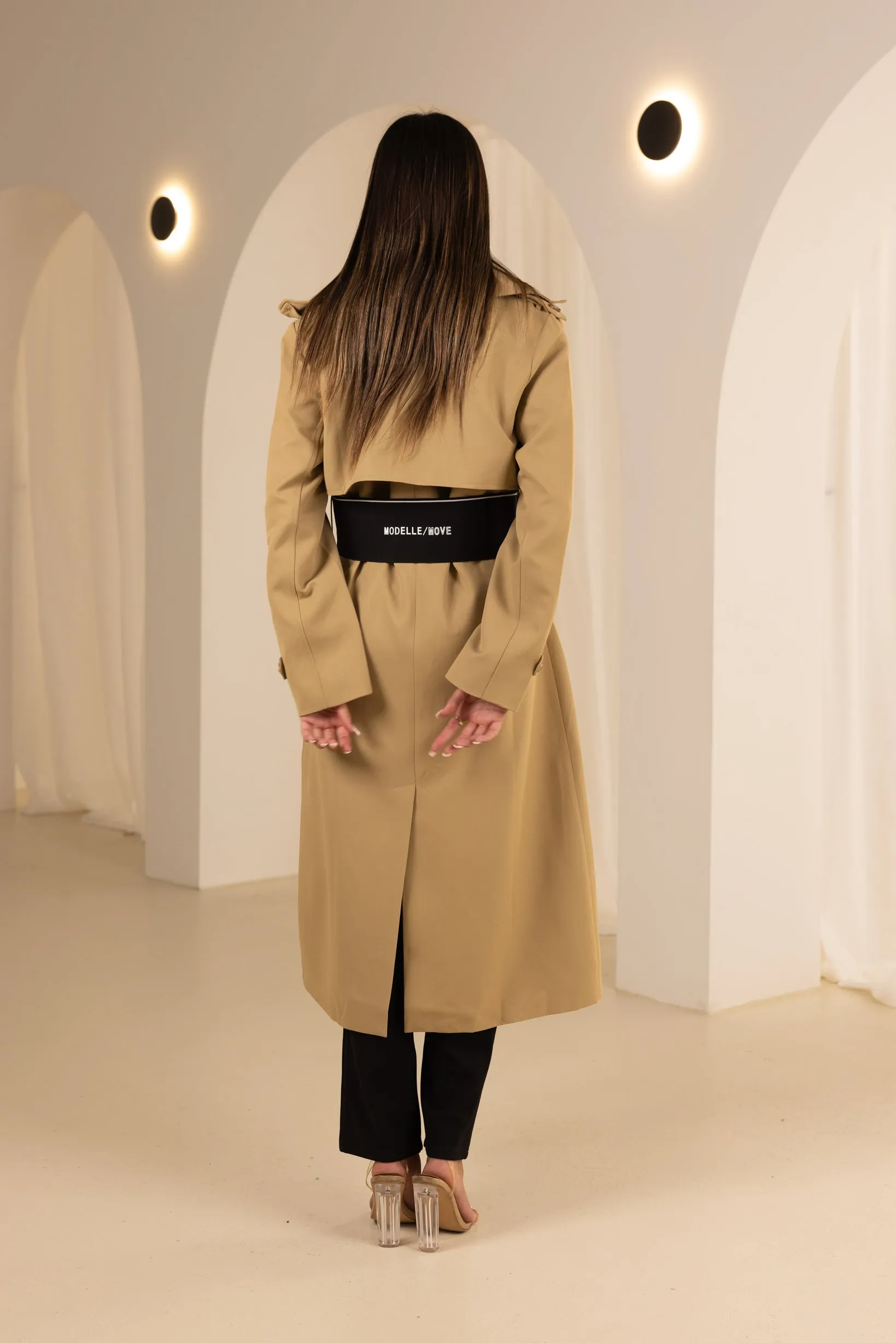 Modelle/Move Detailed Trench Coat